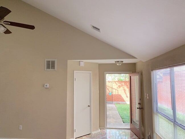 property at 5922 Cinnamon Creek Cir