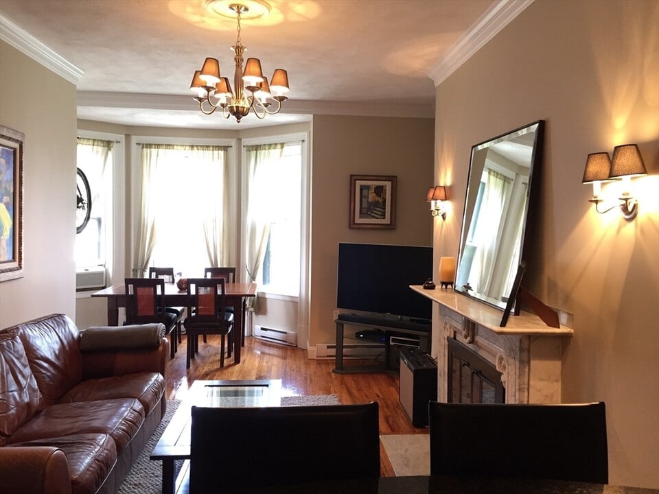 185 Beacon St in Boston, MA - Building Photo