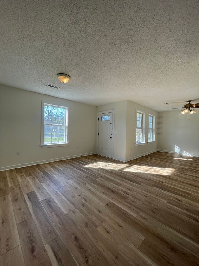 1944 Burton Ln in North Charleston, SC - Building Photo - Building Photo