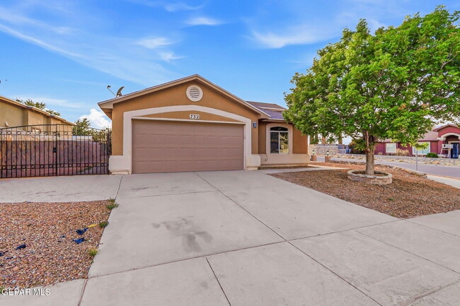 732 Desert Sage Dr in Horizon City, TX - Building Photo - Building Photo