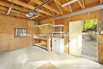 1927 SE Spokane St in Portland, OR - Building Photo - Building Photo