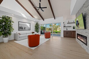 352 Forest Hills Dr in Rancho Mirage, CA - Building Photo