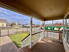 301 Enid St in Houston, TX - Building Photo - Building Photo