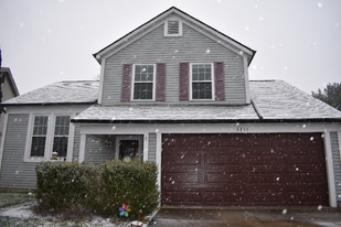 3211 Southern Hills Dr in Pickerington, OH - Building Photo