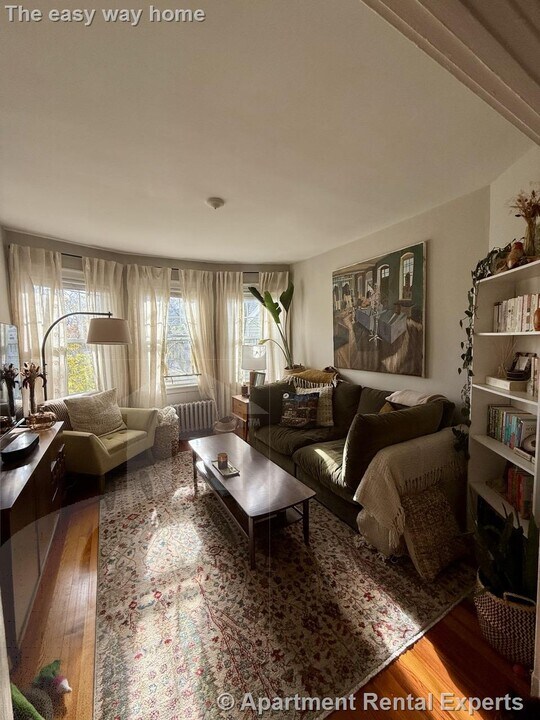 9 Eustis St in Cambridge, MA - Building Photo