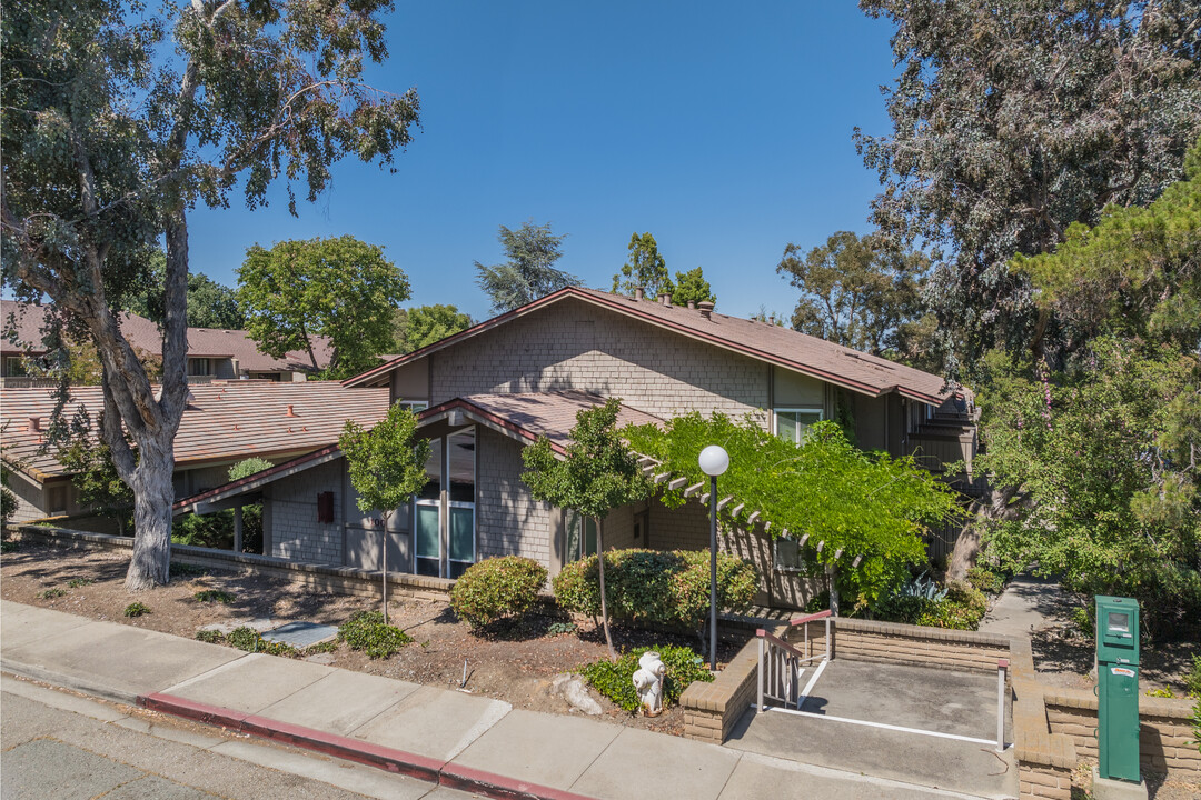 Ygnacio Terrace in Walnut Creek, CA - Foto de edificio