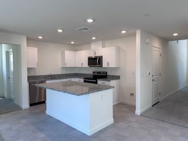 7781 Forestdale Wy in Elk Grove, CA - Building Photo - Building Photo