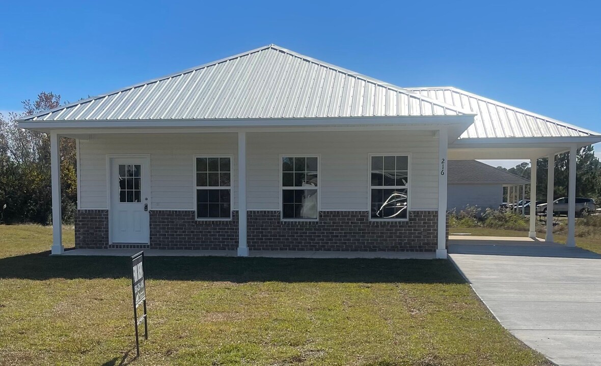 216 Mallot Beach Dr in Freeport, FL - Building Photo