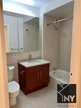 124 W 21st St, Unit 1502 in New York, NY - Building Photo - Building Photo