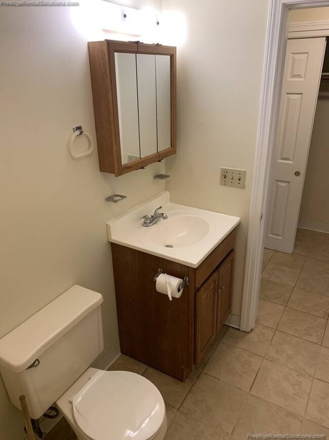 15 Blossom St, Unit 2