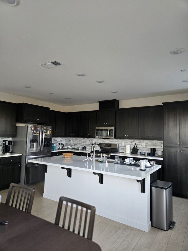 2413 Village Square Blvd in Fairfield, CA - Building Photo - Building Photo