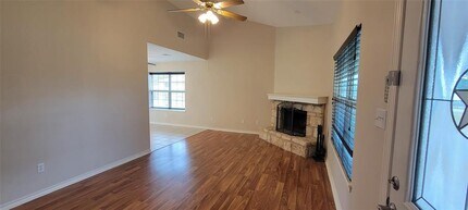 195 Cardinal Dr in Paige, TX - Building Photo - Building Photo