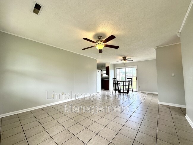 4916 Ruth Rd in Virginia Beach, VA - Building Photo - Building Photo