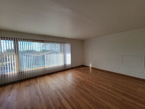 9225 S Cregier Ave in Chicago, IL - Foto de edificio - Building Photo