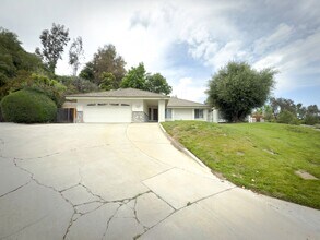 42701 Vía Del Campo in Temecula, CA - Building Photo - Building Photo