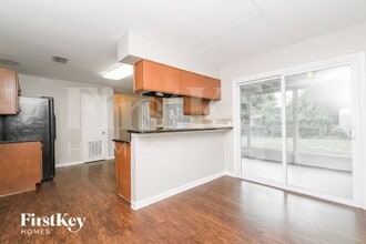 9331 Forest Hills Dr in Tampa, FL - Building Photo - Building Photo