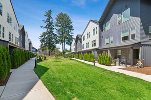 Fir Grove Townhomes in Vancouver, WA - Building Photo
