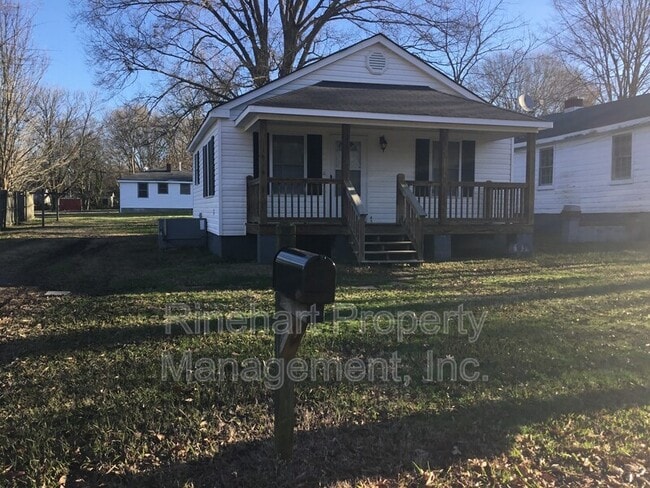property at 1444 Edgewood Dr