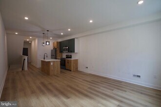 1224 W Silver St in Philadelphia, PA - Building Photo - Building Photo