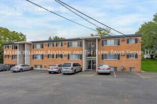 206 N East St in Mason, OH - Building Photo