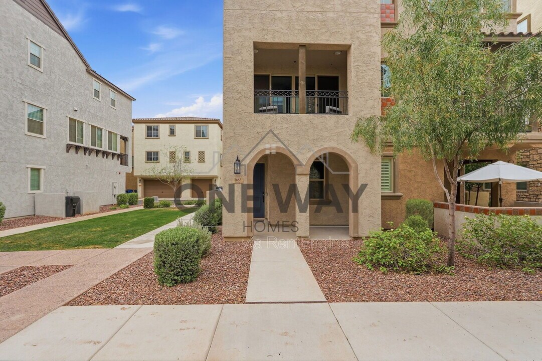 1685 E Chelsea Ln in Gilbert, AZ - Building Photo