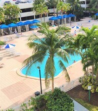 19370 Collins Ave, Unit 623 in Sunny Isles Beach, FL - Foto de edificio - Building Photo