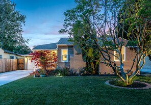 5865 Vesper Ave in Los Angeles, CA - Building Photo