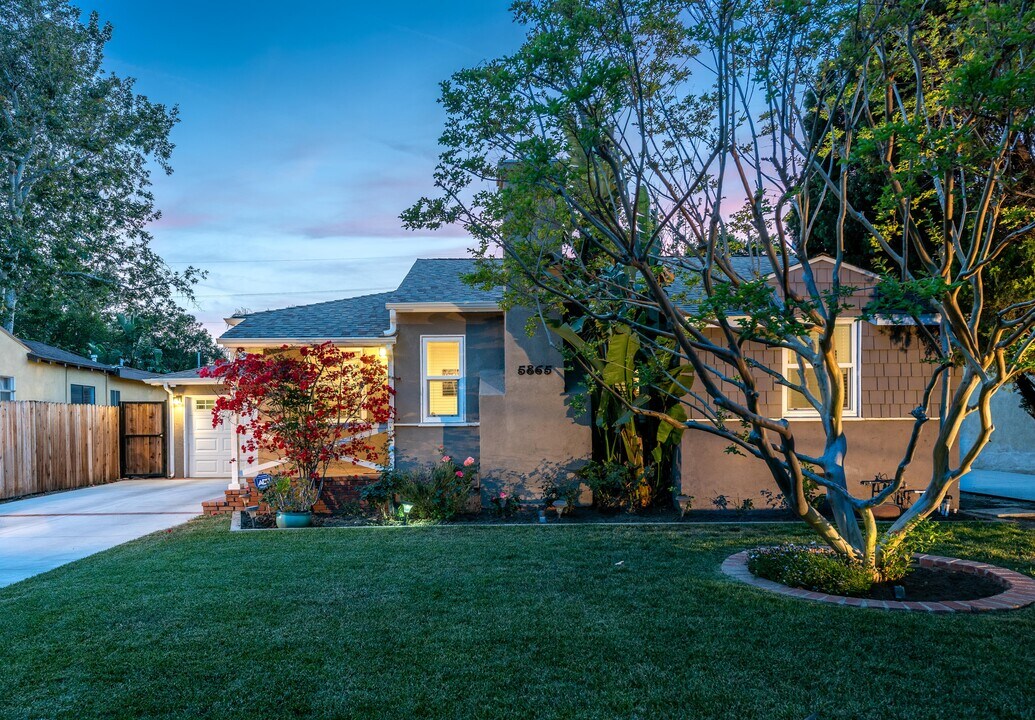 5865 Vesper Ave in Los Angeles, CA - Building Photo