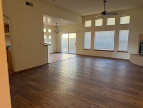 11004 Catamount Dr NW in Albuquerque, NM - Building Photo - Building Photo