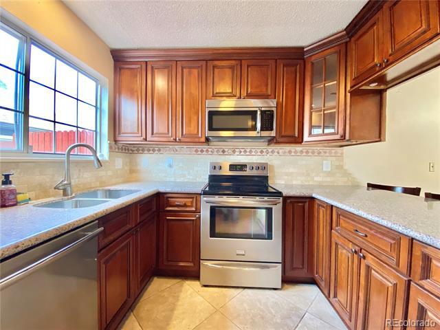 3463 S Ammons St in Lakewood, CO - Building Photo - Building Photo