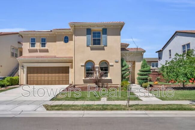 property at 521 N Miraloma Ct