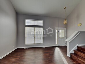 301 Harvest Gate in Lake In The Hills, IL - Building Photo - Building Photo