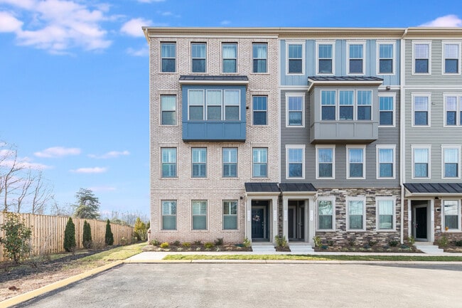 602 Percy Pl in Manassas Park, VA - Building Photo - Building Photo
