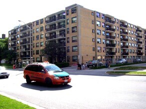 44 Thorncliffe Park Drive in Toronto, ON - Building Photo - Building Photo