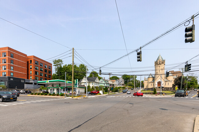 208-216 King St in Port Chester, NY - Foto de edificio - Building Photo