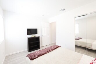 18623 Bryant St in Los Angeles, CA - Building Photo - Building Photo