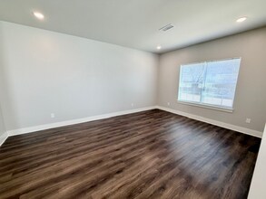 1521 S Duncan Ave, Unit 2 in Fayetteville, AR - Foto de edificio - Building Photo