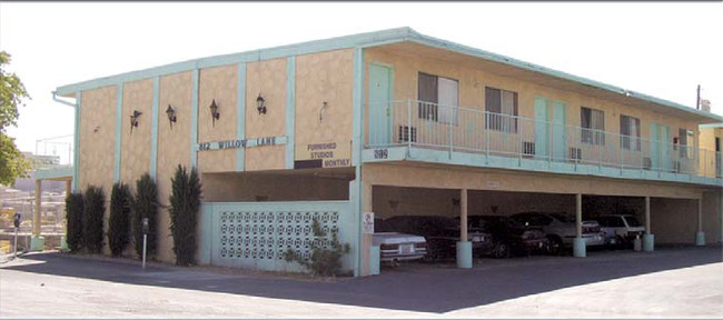 Willow Lane Apartments in Las Vegas, NV - Building Photo - Building Photo