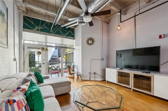 33 Ponce De Leon Ave NE in Atlanta, GA - Foto de edificio - Building Photo
