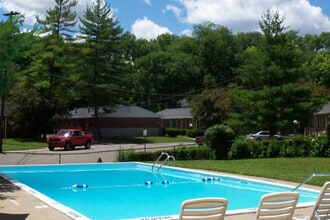 Leesburg Apartments HydePark/Oakley in Cincinnati, OH - Foto de edificio - Building Photo