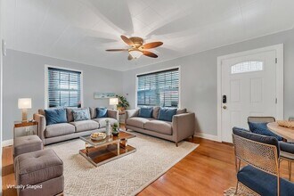 818 Kaye St in West Palm Beach, FL - Foto de edificio - Building Photo