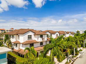 Venic Isle Tower in Fort Lauderdale, FL - Building Photo - Building Photo