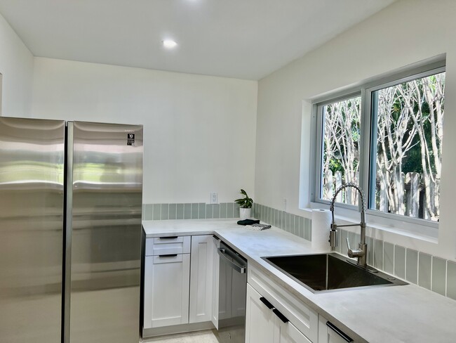 1623 Johnson St in Hollywood, FL - Foto de edificio - Building Photo