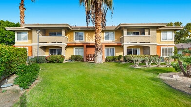 Mira Bella in Bermuda Dunes, CA - Foto de edificio - Building Photo