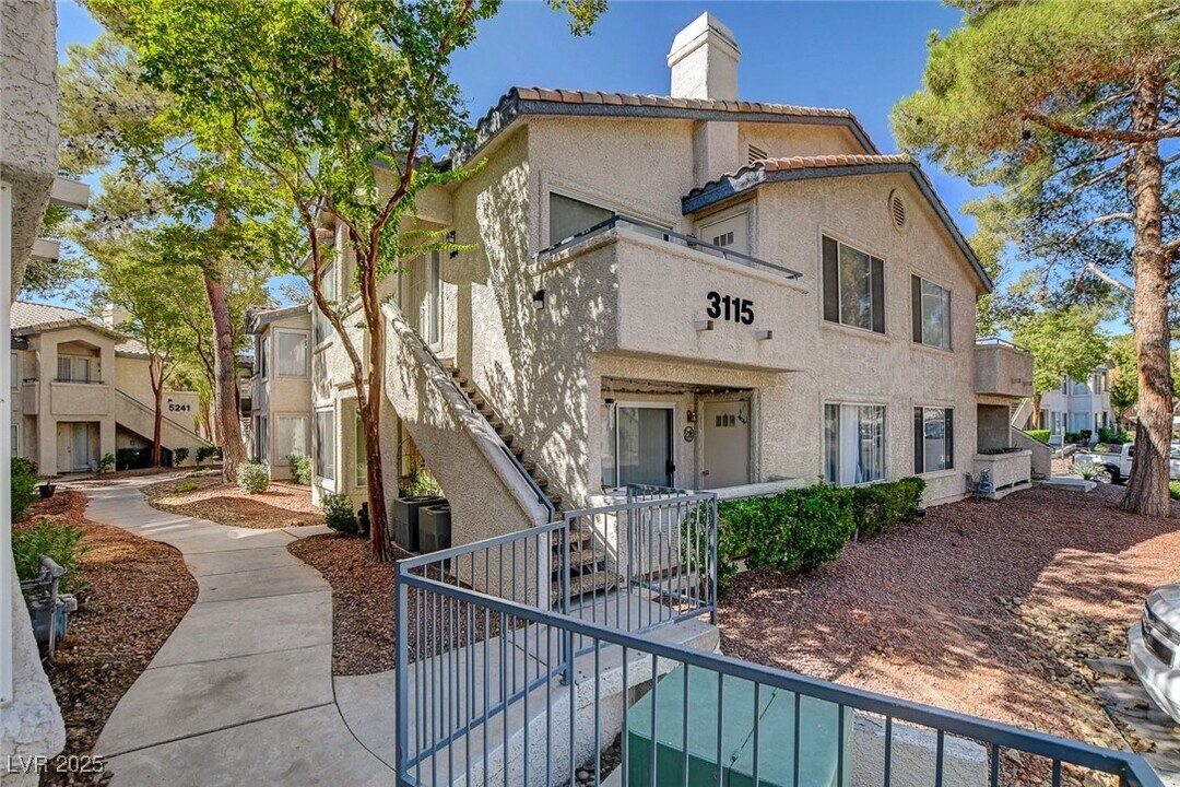 3115 Casey Dr in Las Vegas, NV - Foto de edificio