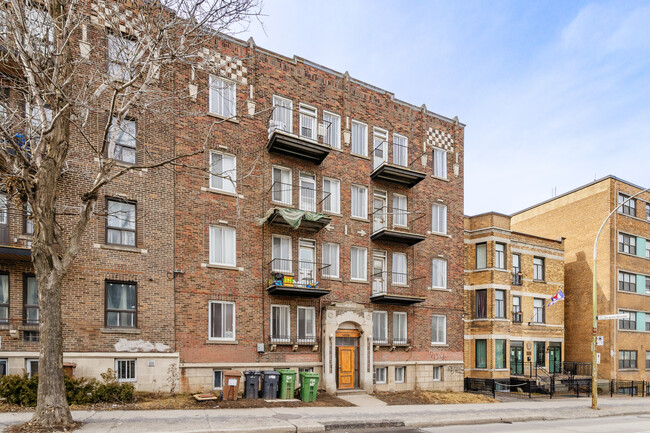 4530 Décarie Boul in Montréal, QC - Building Photo - Primary Photo