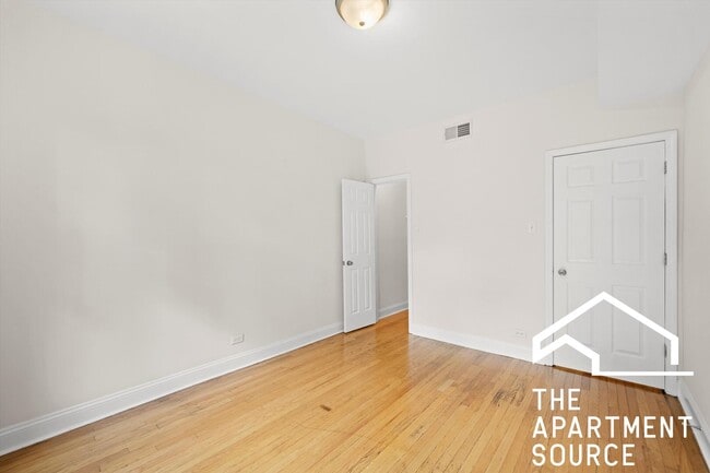 3428 W Parker Ave, Unit 2 in Chicago, IL - Building Photo - Building Photo