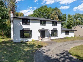 6713 Farview Rd in Brecksville, OH - Building Photo