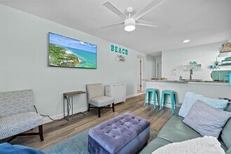 2084 Grove St in Sarasota, FL - Building Photo - Building Photo