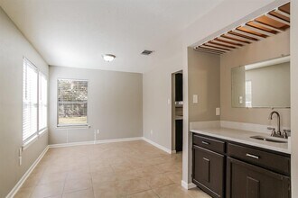 5026 Creek Shadows Dr in Humble, TX - Building Photo - Building Photo